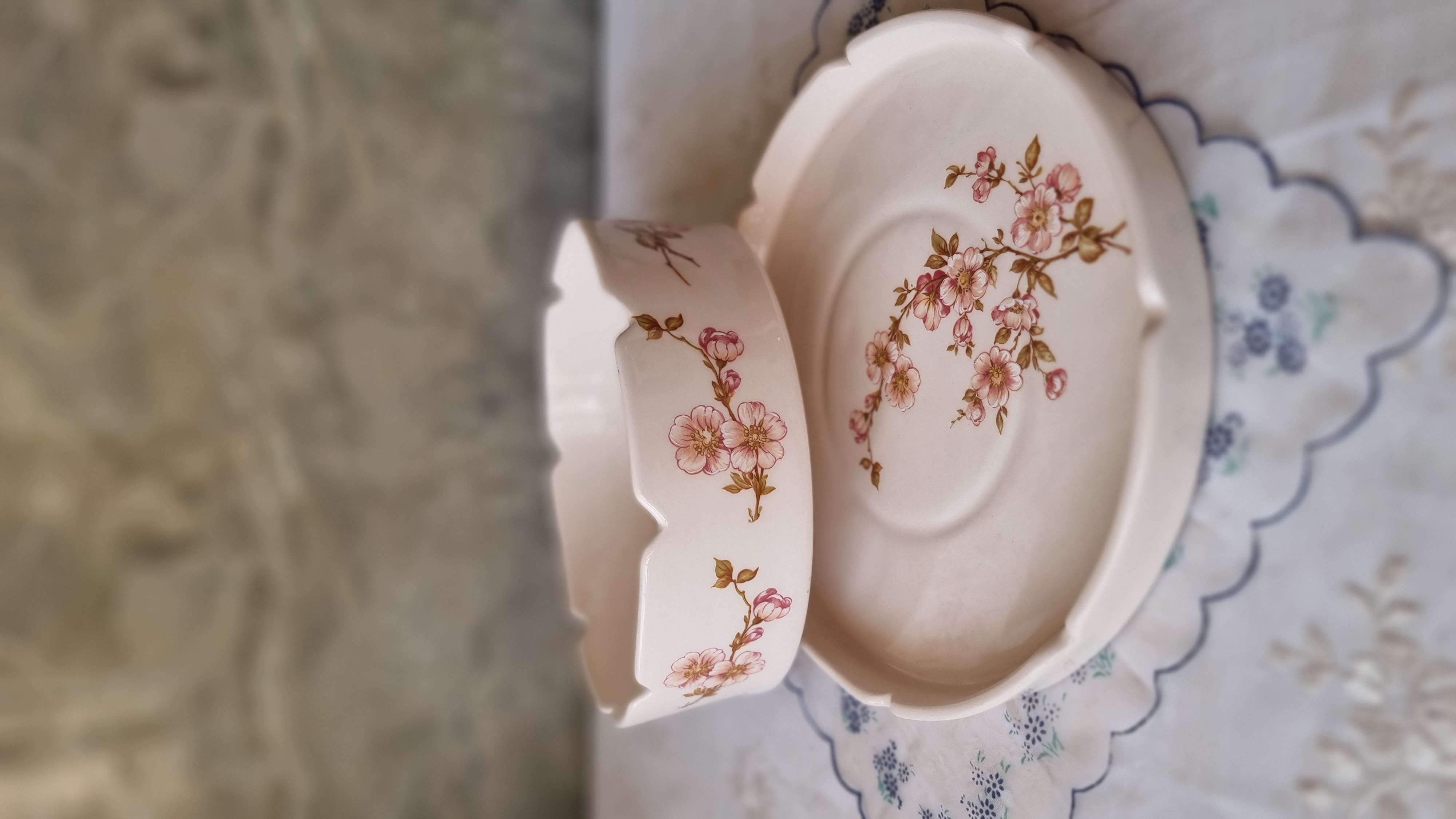 قاب و‌قدح سرامیکی دست ساز پذیرایی