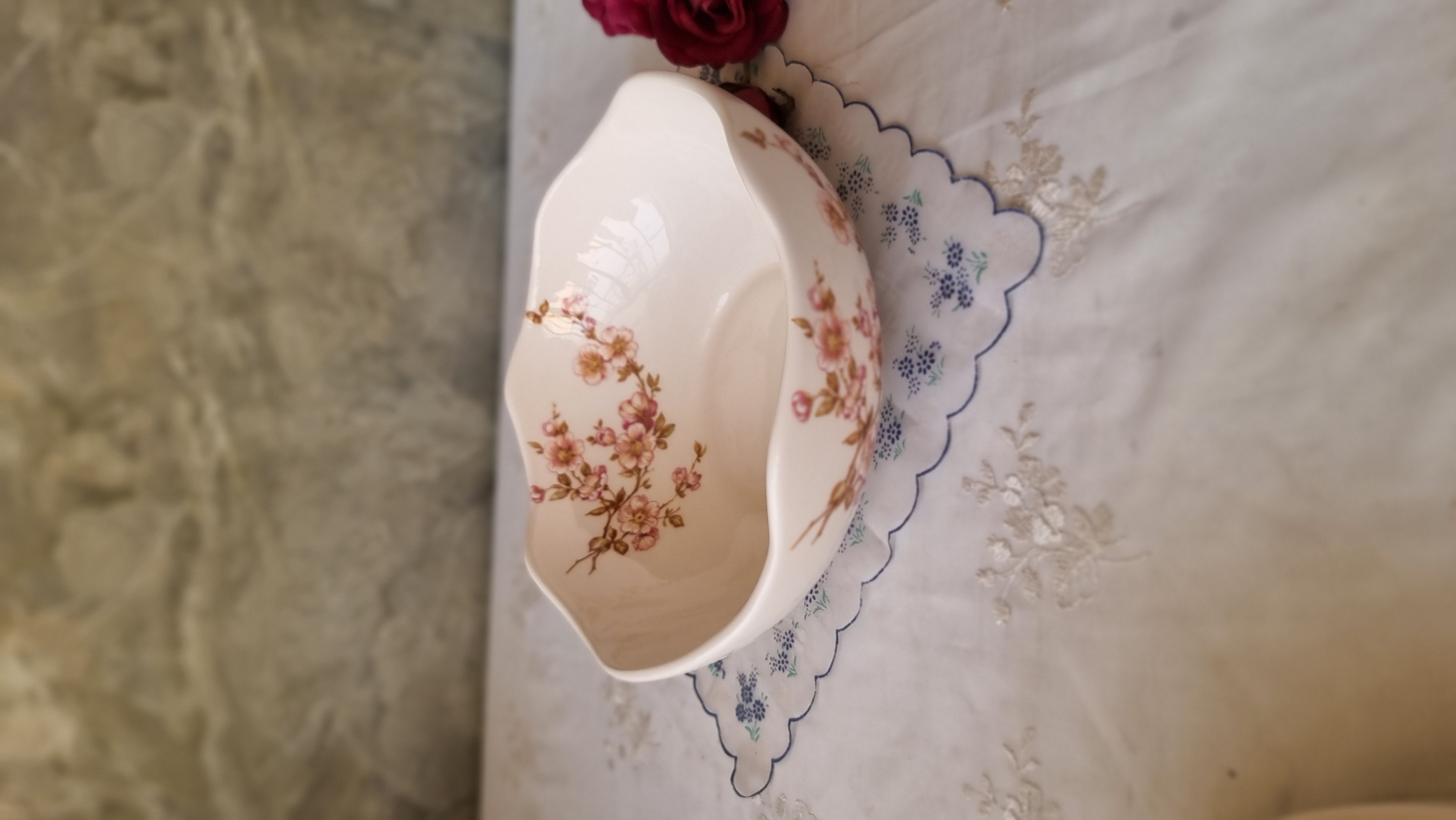 کاسه بزرگ سرامیکی دست ساز  شکوفه