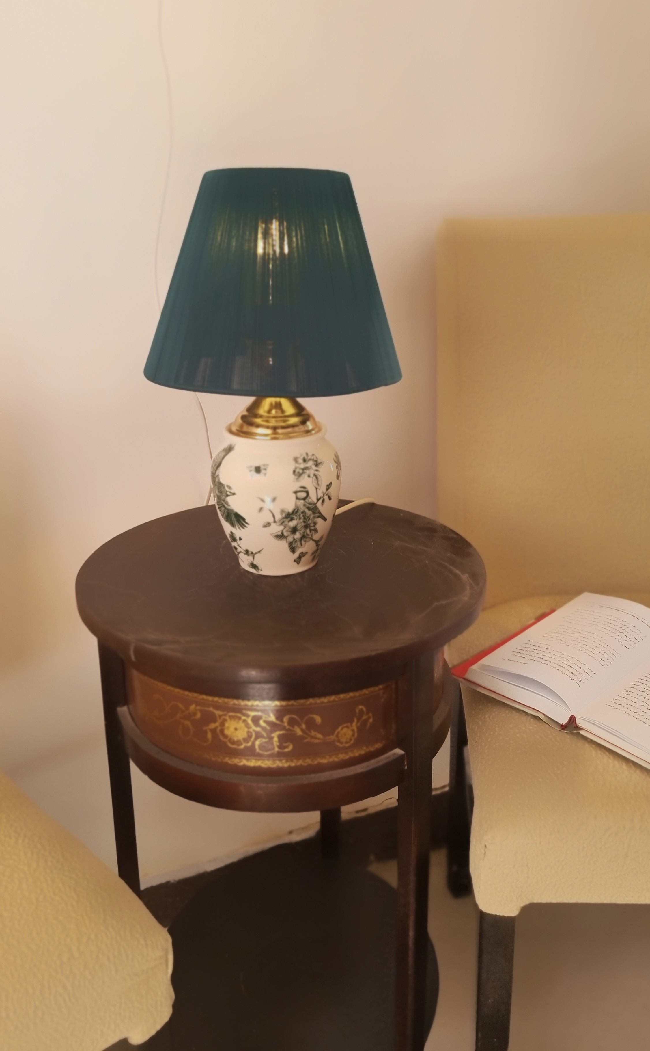 آباژور سرامیکی دست ساز سبز